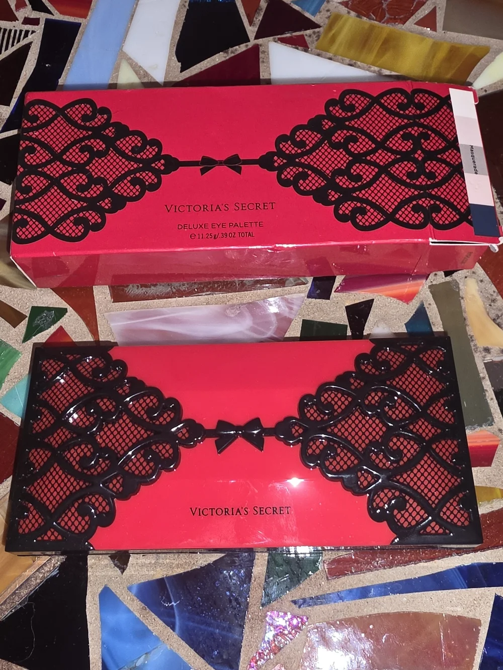NIB New In Box Victoria's Secret Red Eyeshadow Palette with Black Lace Detail